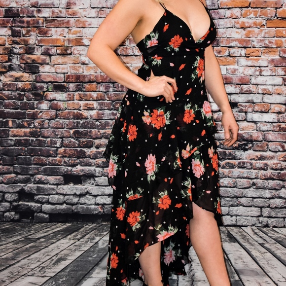 Luxe Label Dresses & Skirts - FLORAL TIERED HI-LOW MAXI DRESS